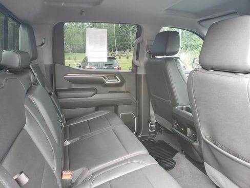 Used 2022 Chevrolet Silverado 1500 LT w/ Z71 Off-Road Package AWD/4WD image 17