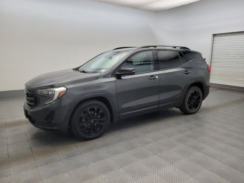 Used 2021 GMC Terrain SLE w/ Driver Convenience Package FWD image 2