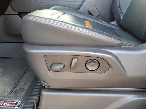 Used 2025 GMC Sierra 2500 AT4 AWD/4WD image 6