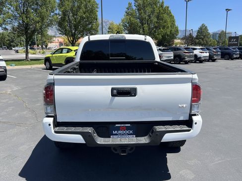 Used 2023 Toyota Tacoma TRD Off-Road w/ Advanced Technology Package AWD/4WD image 9