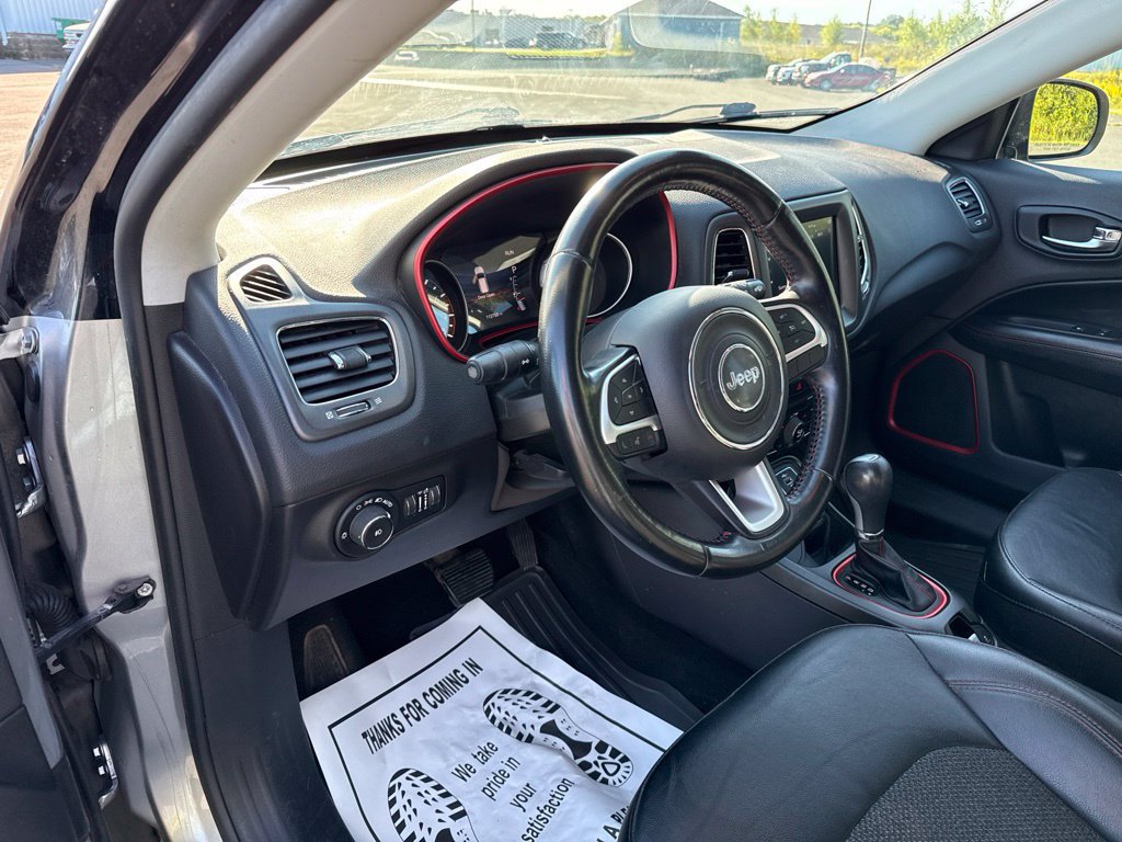 Used 2020 Jeep Compass Trailhawk AWD/4WD image 23