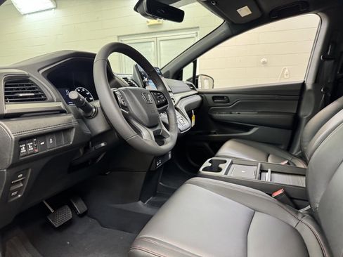 Used 2025 Honda Odyssey Sport-L image 13
