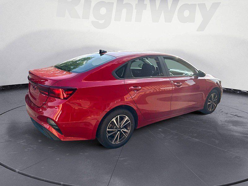 Used 2024 Kia Forte LXS w/ LXS Technology Package FWD image 5