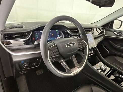 Used 2023 Jeep Grand Cherokee 4WD 4xe image 13