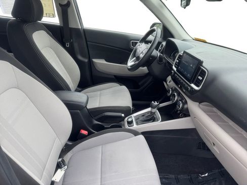 Certified 2024 Hyundai Venue SEL FWD image 15