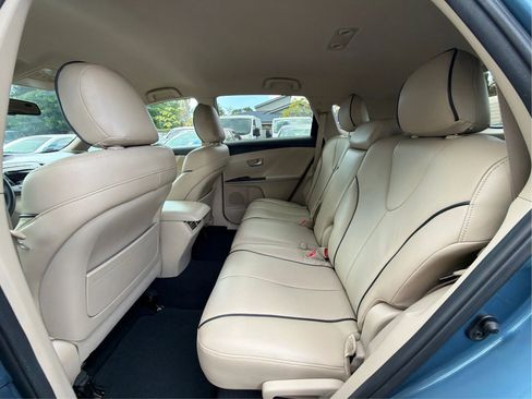 Used 2011 Toyota Venza AWD image 13