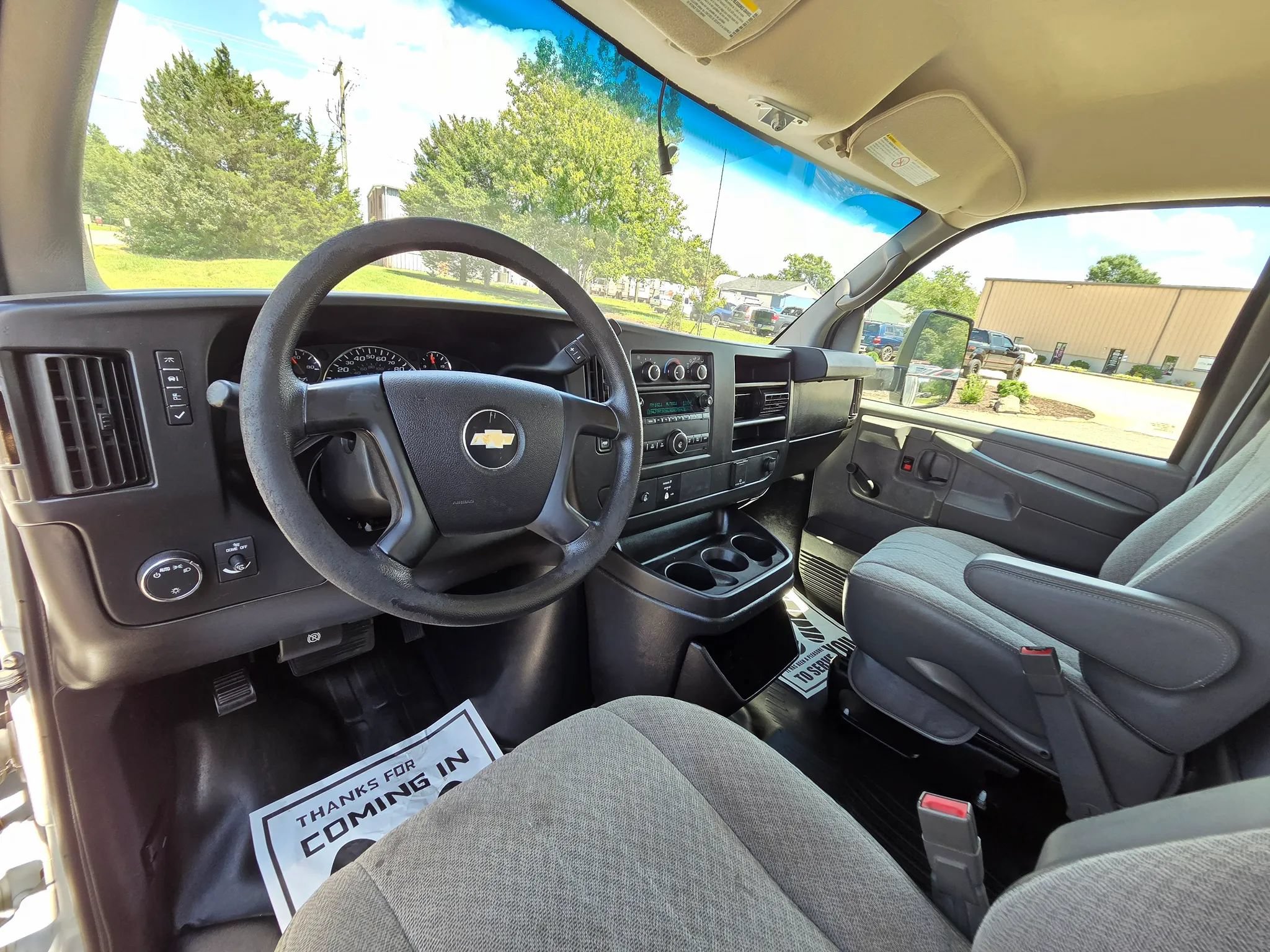 Used 2015 Chevrolet Express 3500 RWD image 27