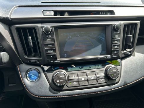 Used 2018 Toyota RAV4 SE w/ Advanced Technology Package AWD/4WD image 17