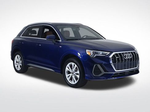 Certified 2025 Audi Q3 2.0T Premium w/ Convenience Package image 7