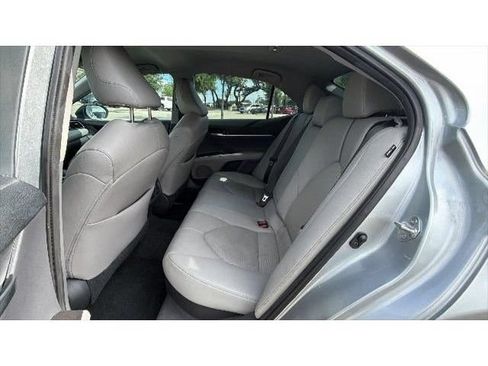 Used 2021 Toyota Camry XLE w/ Cold Weather Package FWD image 34