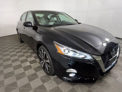 Used 2021 Nissan Altima 2.5 Platinum AWD/4WD image 14