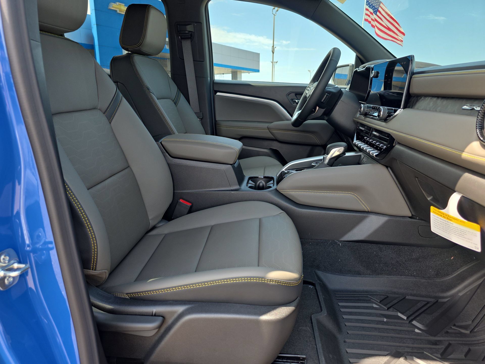 New 2026 Chevrolet Colorado ZR2 w/ Technology Package AWD/4WD image 15