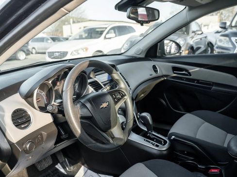 Used 2016 Chevrolet Cruze LS image 6