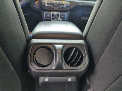 Used 2022 Jeep Wrangler Unlimited Sport image 19