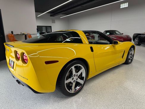 Used 2007 Chevrolet Corvette Coupe w/ Preferred Equipment Group RWD image 13