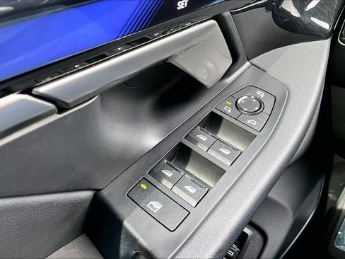 Used 2024 BMW i5 eDrive40i w/ M Sport Package image 33