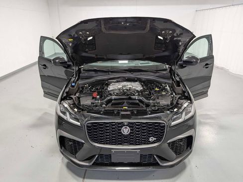 Used 2021 Jaguar F-PACE SVR image 12