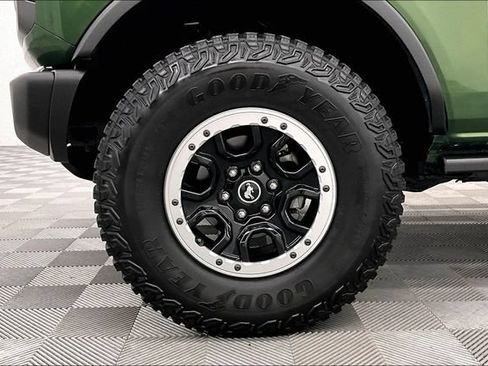 Used 2023 Ford Bronco Badlands w/ Sasquatch Package AWD/4WD image 9