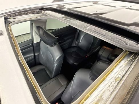 Certified 2021 Toyota Highlander XLE FWD image 24