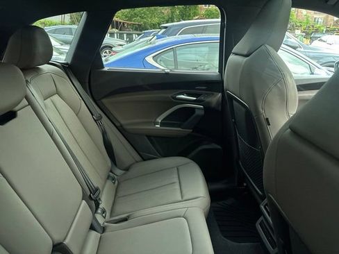 Used 2025 Audi Q5 Premium Plus w/ Premium Plus AWD/4WD image 9