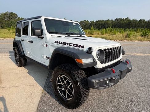 Used 2026 Jeep Wrangler Unlimited Rubicon AWD/4WD image 9