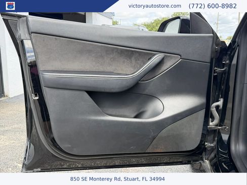 Used 2022 Tesla Model Y Long Range AWD/4WD image 12
