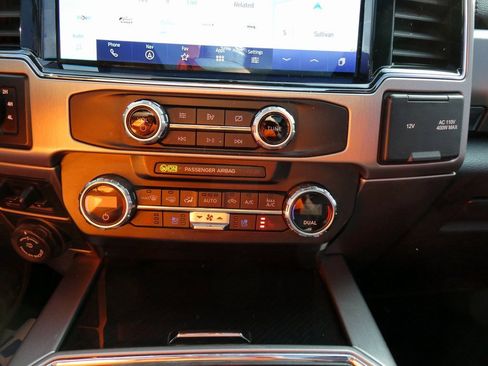 Used 2022 Ford F350 Platinum image 30