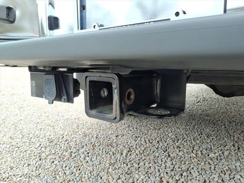 Used 2021 Nissan Frontier SV w/ SV Utility Package image 10