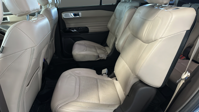 Used 2021 Ford Explorer Platinum w/ Equipment Group 601A AWD/4WD image 23