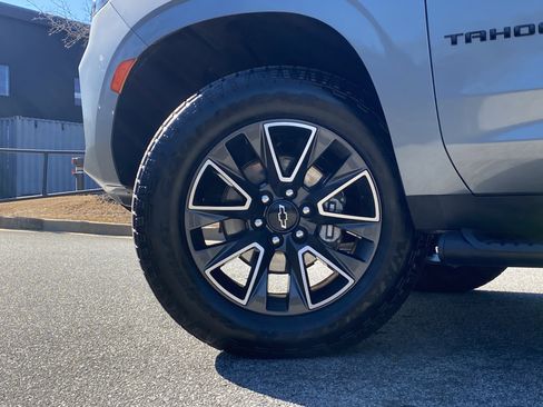 Used 2021 Chevrolet Tahoe Z71 w/ Rear Media and Nav Package image 17