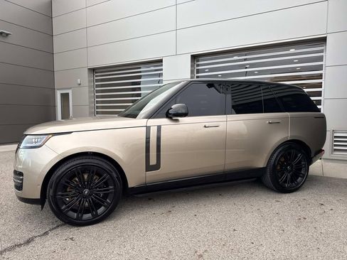 Certified 2024 Land Rover Range Rover SE image 3