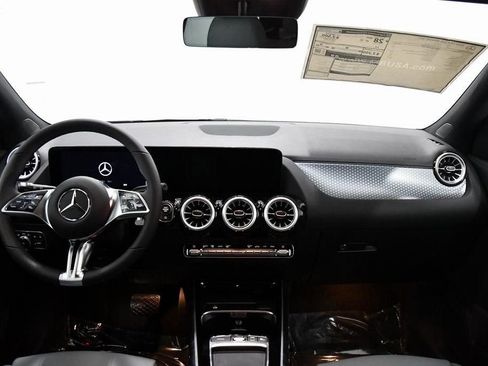 Used 2026 Mercedes-Benz GLA 250 4MATIC image 3