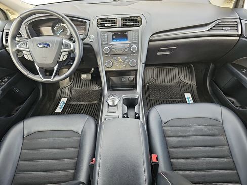 Used 2018 Ford Fusion SE image 11