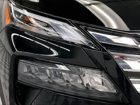 New 2025 Nissan Rogue SL image 15