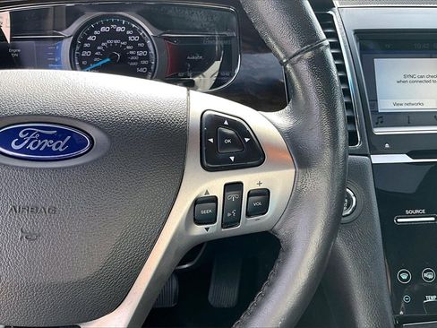 Used 2018 Ford Taurus Limited image 15
