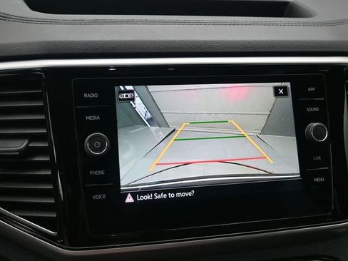 Used 2022 Volkswagen Atlas Cross Sport SE image 11