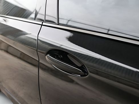 Used 2023 BMW 540i xDrive w/ Executive Package image 12