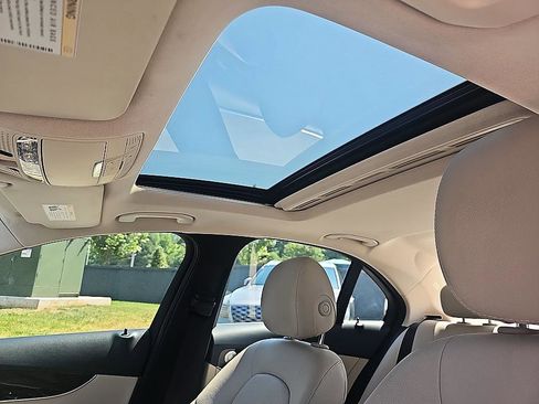 Used 2018 Mercedes-Benz C 300 Sedan image 30