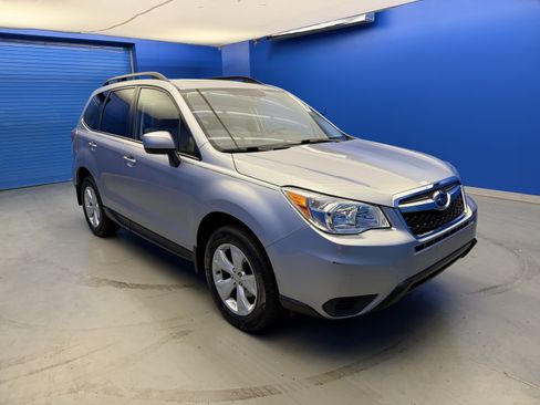 Used 2016 Subaru Forester 2.5i Premium w/ All-Weather Package AWD/4WD image 2