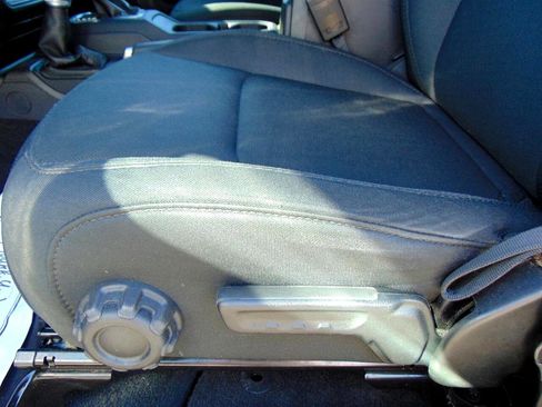 Used 2023 Jeep Gladiator Sport image 13