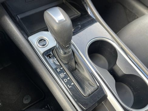 Used 2024 Nissan Altima 2.5 SV image 22