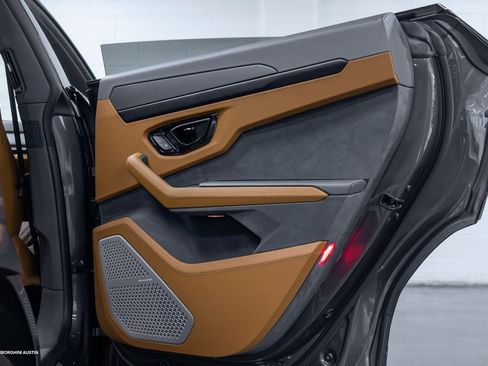 New 2025 Lamborghini Urus SE image 43