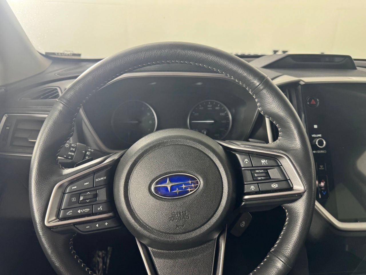 Used 2025 Subaru Ascent Limited w/ Popular Package #1 AWD/4WD image 12