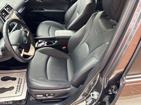 Used 2017 Toyota Prius Four Touring image 17