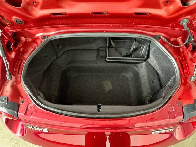 Used 2021 MAZDA MX-5 Miata RF Grand Touring RWD image 29