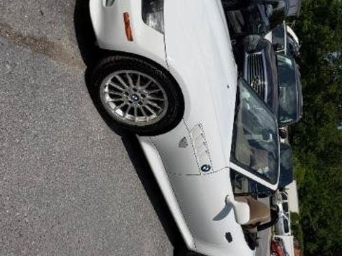 Used 2001 BMW Z3 3.0i RWD image 1