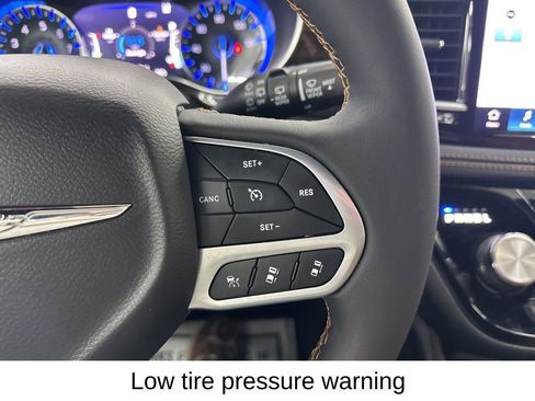 Used 2023 Chrysler Pacifica Pinnacle w/ Trailer Tow Group image 35