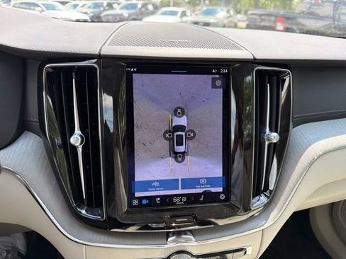 Used 2023 Volvo XC60 B6 Ultimate w/ Protection Package Premier AWD/4WD image 16
