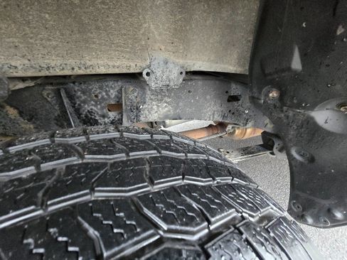 Used 2013 Toyota Tundra 4x4 CrewMax image 30