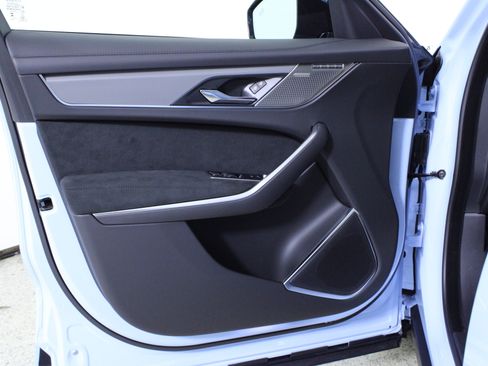 New 2026 Jaguar F-PACE SVR 575 Edition image 17